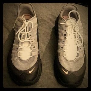 Women's Nike Air Max Axis